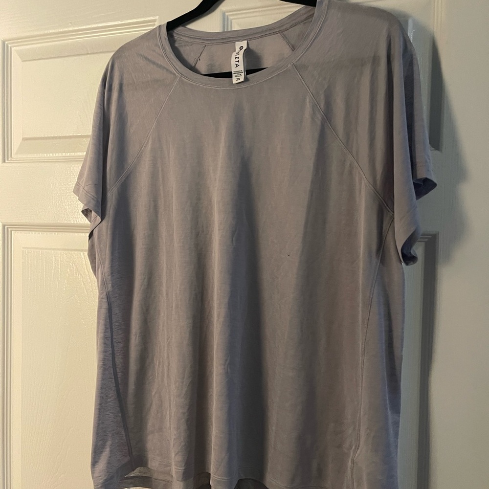 Athleta workout shirt